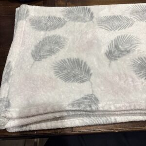 Tahari Gray Pink White Feathers Baby Blanket Plush Soft Lovey Fern Leaf Leaves